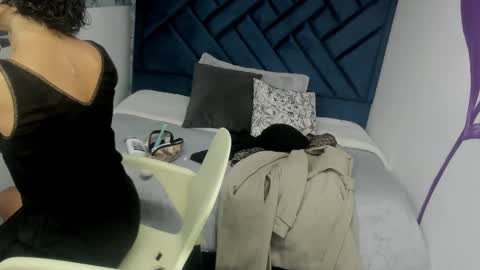 Snapshot of valery_more__ chatting on 10.29.25 VALERY MORE online show from 10.29.25