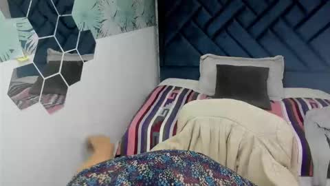 Snapshot of valery_more__ chatting on 11.04.25 VALERY MORE online show from 11.04.25