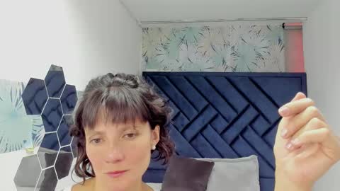 Snapshot of valery_more__ chatting on 11.15.25 VALERY MORE online show from 11.15.25