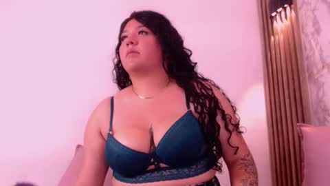 Snapshot of valery_ortiz7 chatting on 02.28.26 Valery online show from 02.28.26