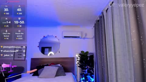 Snapshot of valery_yepes_ chatting on 01.05.25 Valery online show from 01.05.25