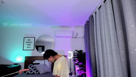 Snapshot of valery_yepes_ chatting on 01.27.25 Valery online show from 01.27.25