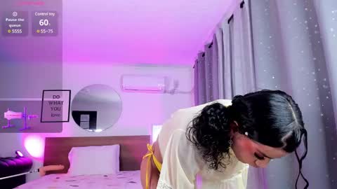 Snapshot of valery_yepes_ chatting on 02.16.25 Valery online show from 02.16.25