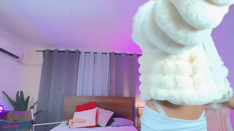 Snapshot of valery_yepes_ chatting on 09.14.25 Valery online show from 09.14.25