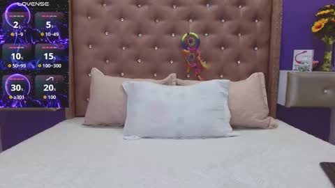 ValeryTunder online show from 11.18.25