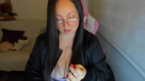 My name is Valery... Nice to meet you  thumb up me please its important online show from 09.16.25