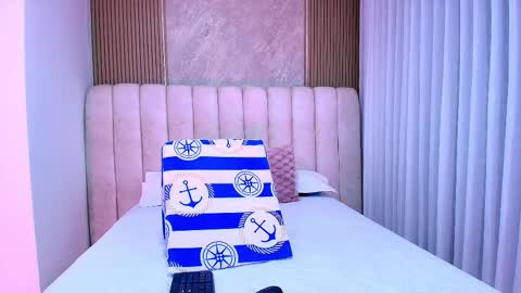 Snapshot of valeska_roberts chatting on 11.05.25 Valeska online show from 11.05.25