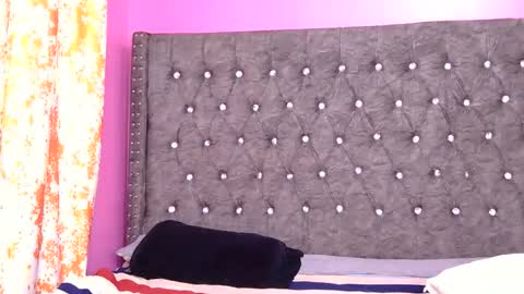 Snapshot of valestra_seraphyne chatting on 09.19.25 valestra online show from 09.19.25