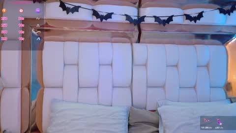 Snapshot of valkiria_moore chatting on 10.13.25 Valkiria moore online show from 10.13.25