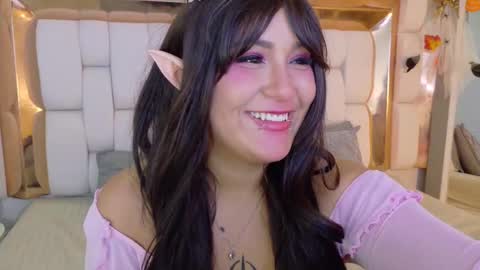 Snapshot of valkiria_moore chatting on 10.31.25 Valkiria moore online show from 10.31.25