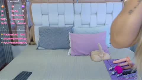 Valkiria moore  online show from 02.26.26