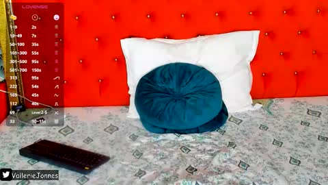 Snapshot of valleriejonnes chatting on 02.11.26 Valerie Val V online show from 02.11.26