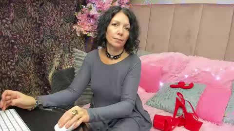 Snapshot of valleriwind chatting on 01.07.25 ValleriWind online show from 01.07.25