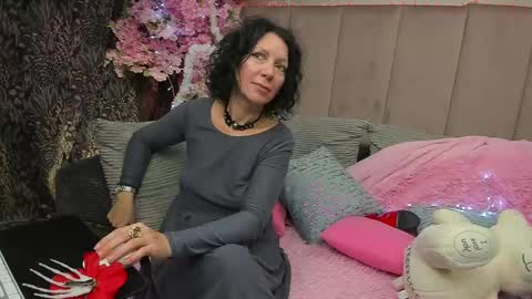 Snapshot of valleriwind chatting on 01.08.25 ValleriWind online show from 01.08.25