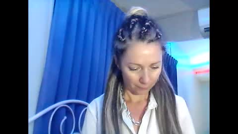 Snapshot of valleriwind chatting on 01.27.25 ValleriWind online show from 01.27.25