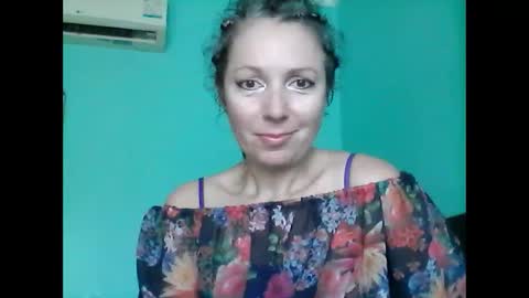 Snapshot of valleriwind chatting on 02.04.25 ValleriWind online show from 02.04.25