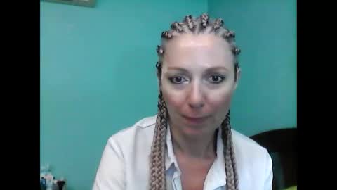 Snapshot of valleriwind chatting on 02.07.25 ValleriWind online show from 02.07.25