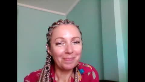 Snapshot of valleriwind chatting on 02.10.25 ValleriWind online show from 02.10.25