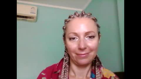 Snapshot of valleriwind chatting on 02.11.25 ValleriWind online show from 02.11.25