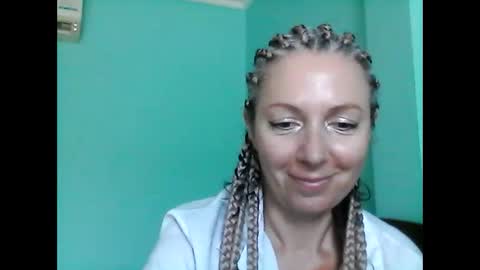 Snapshot of valleriwind chatting on 02.13.25 ValleriWind online show from 02.13.25