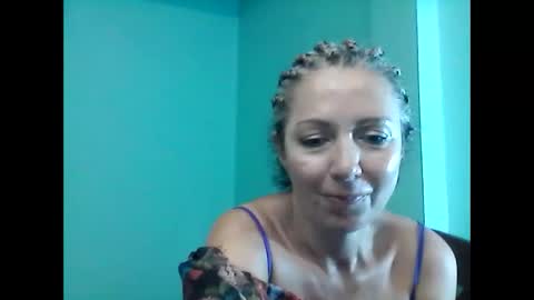 Snapshot of valleriwind chatting on 02.19.25 ValleriWind online show from 02.19.25