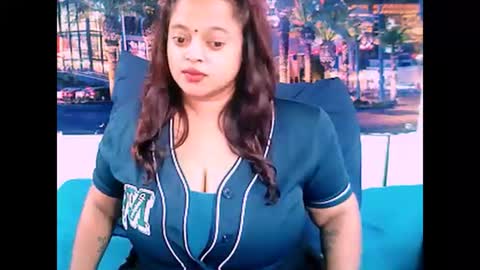 Snapshot of valleyval chatting on 02.26.25 indianvalvet priya is back online show from 02.26.25