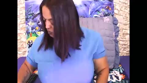 Snapshot of valleyval chatting on 05.11.26 indianvalvet priya is back online show from 05.11.26