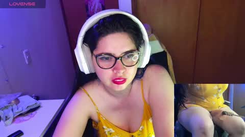 Snapshot of vallolet1_ chatting on 12.27.24 Im Violet online show from 12.27.24