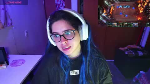 Snapshot of vallolet1_ chatting on 01.08.25 Im Violet online show from 01.08.25