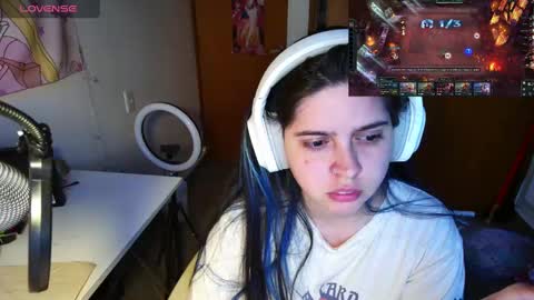 Snapshot of vallolet1_ chatting on 01.21.25 Im Violet online show from 01.21.25