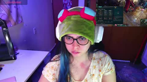 Snapshot of vallolet1_ chatting on 01.23.25 Im Violet online show from 01.23.25