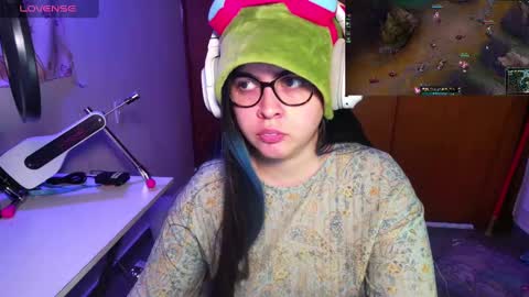 Snapshot of vallolet1_ chatting on 01.24.25 Im Violet online show from 01.24.25