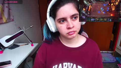 Snapshot of vallolet1_ chatting on 02.12.25 Im Violet online show from 02.12.25