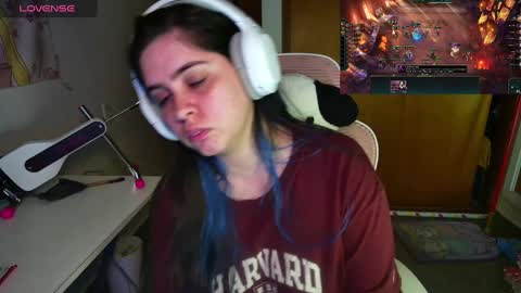 Snapshot of vallolet1_ chatting on 02.12.25 Im Violet online show from 02.12.25