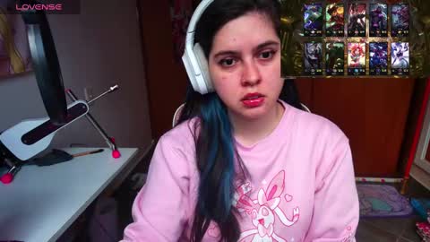 Snapshot of vallolet1_ chatting on 02.14.25 Im Violet online show from 02.14.25