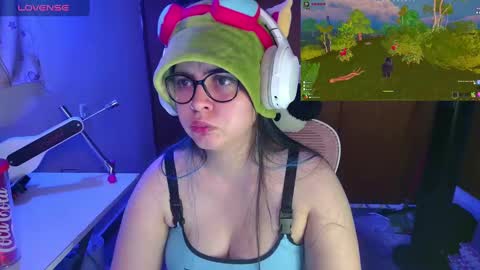 Snapshot of vallolet1_ chatting on 03.04.25 Im Violet online show from 03.04.25