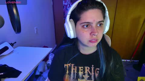 Snapshot of vallolet1_ chatting on 03.08.25 Im Violet online show from 03.08.25