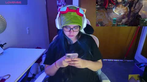 Snapshot of vallolet1_ chatting on 03.10.25 Im Violet online show from 03.10.25