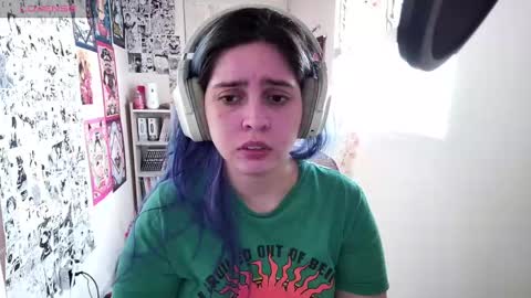 Snapshot of vallolet1_ chatting on 09.22.25 Im Violet online show from 09.22.25