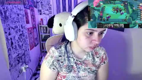 Snapshot of vallolet1_ chatting on 10.10.25 Im Violet online show from 10.10.25