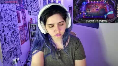 Snapshot of vallolet1_ chatting on 10.16.25 Im Violet online show from 10.16.25