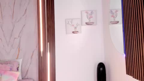 Vallolet Peach  online show from 02.04.26