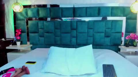 valtira nova online show from 09.28.25