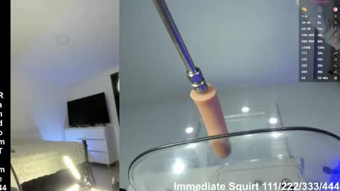 Hi Im Val a freelance model. online show from 11.27.25