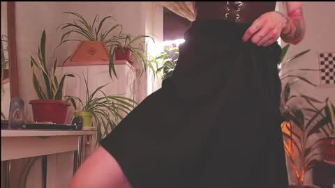 Snapshot of vampire_valentine chatting on 12.03.24 Mollyy Valentine online show from 12.03.24