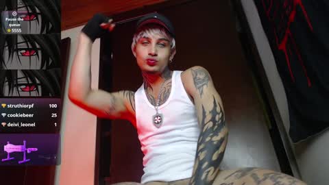 david guzman i model independenthelp me with a thumbs up online show from 01.11.25