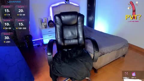 Snapshot of vampirella_crazy chatting on 02.11.25 Valeria online show from 02.11.25