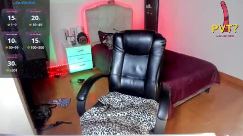 Snapshot of vampirella_crazy chatting on 02.16.25 Valeria online show from 02.16.25