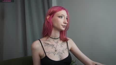 Snapshot of vampray_ chatting on 05.24.26 Leyla online show from 05.24.26