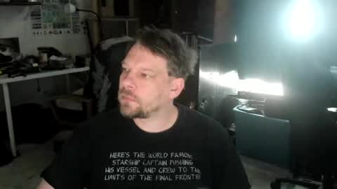 Snapshot of vandonh chatting on 09.30.25 vandonh online show from 09.30.25